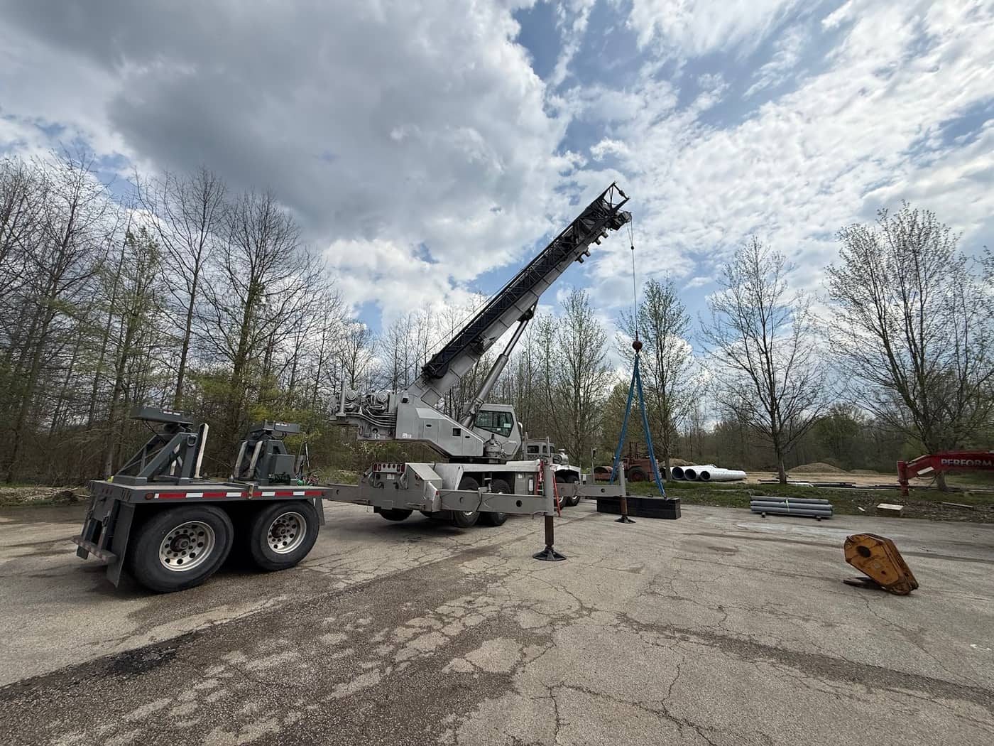 Hydraulic truck crane staged